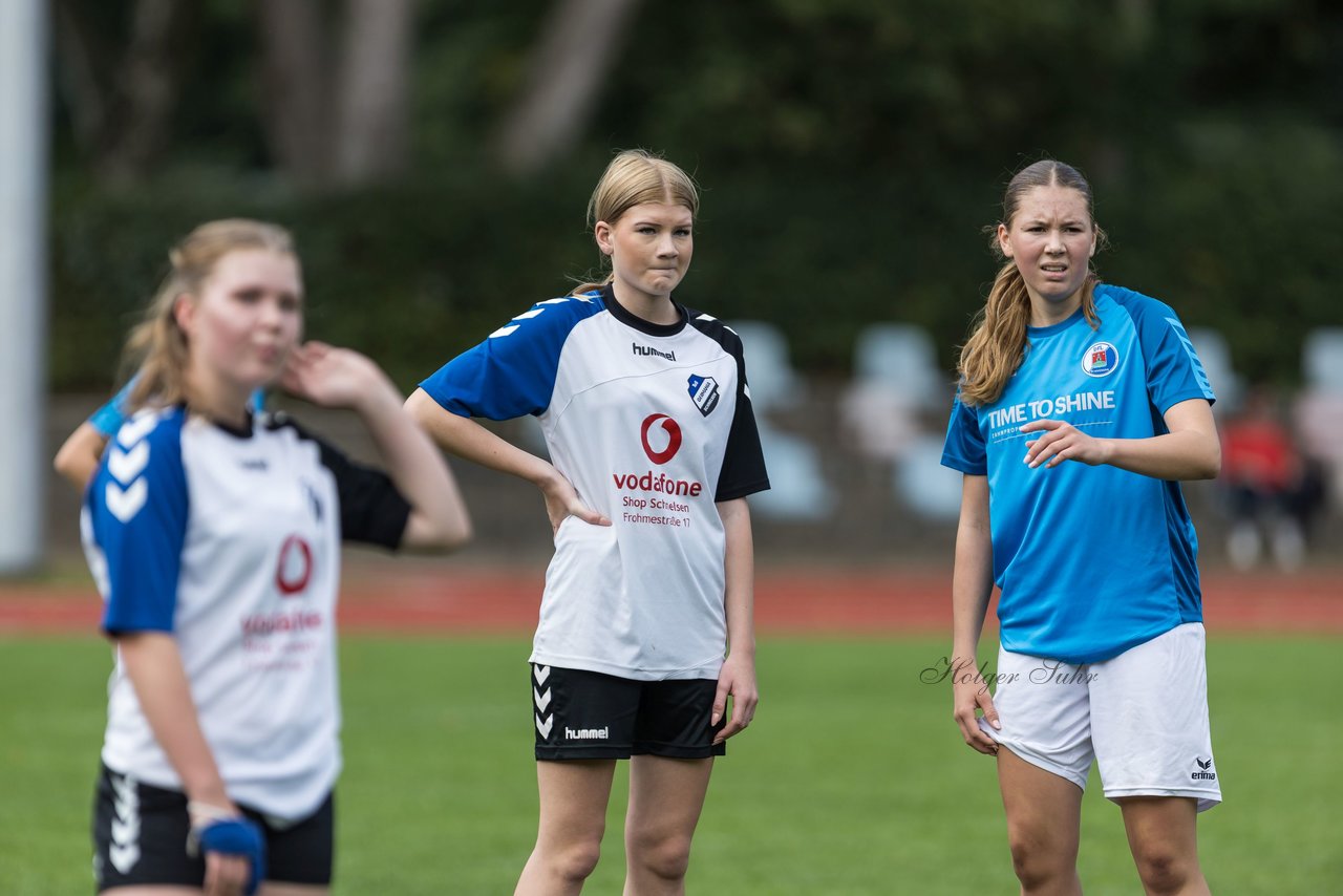 Bild 135 - wBJ VfL Pinneberg - Germania Schnelsen : Ergebnis: 15:1